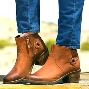 TEVA Foxy Brown Leather Distressed Ankle Booties 7.5